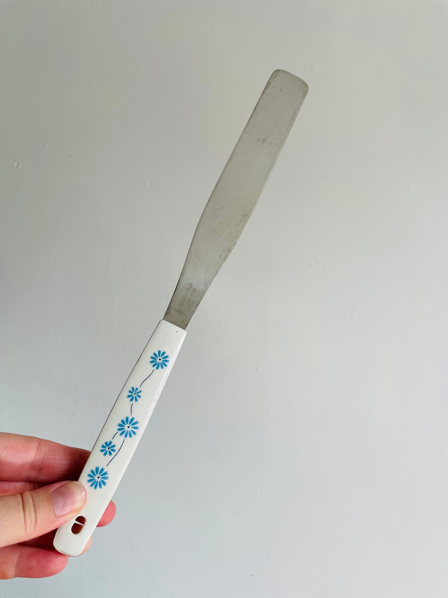Haddon Hall Stainless Steel Japan Icing Spreader Spatula with Blue Flowers on Handle