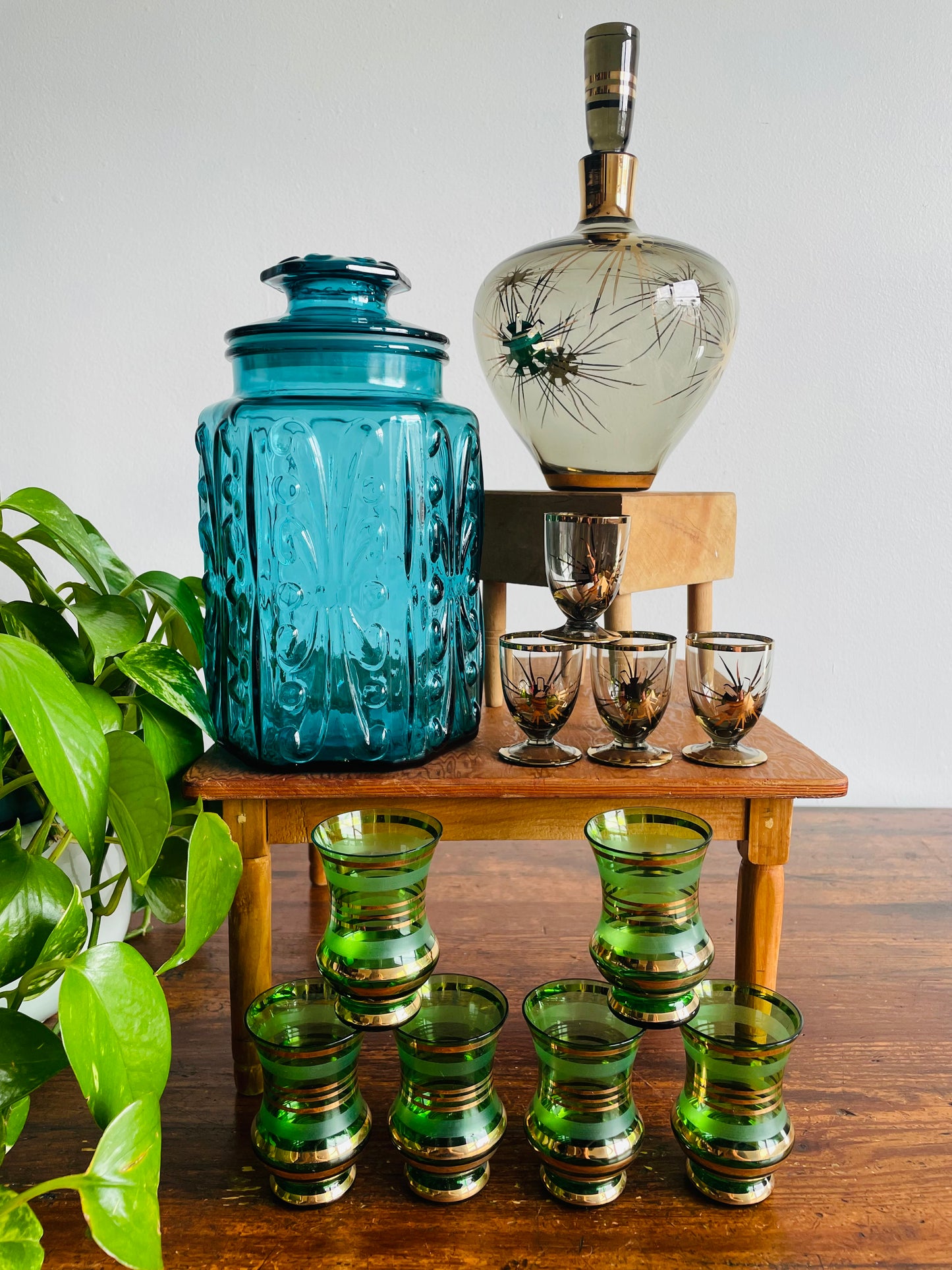 Green Glass with Frosted Bands & Gold Stripes Shot or Cordial Glasses - Set of 6