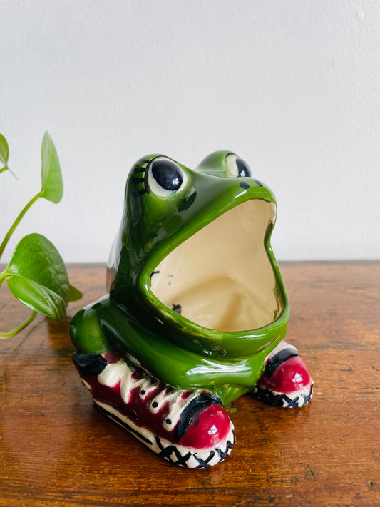 Vintage Hand Painted Wide Mouthed Green Frog Wearing Red Sneakers Scrubbie Sponge Holder