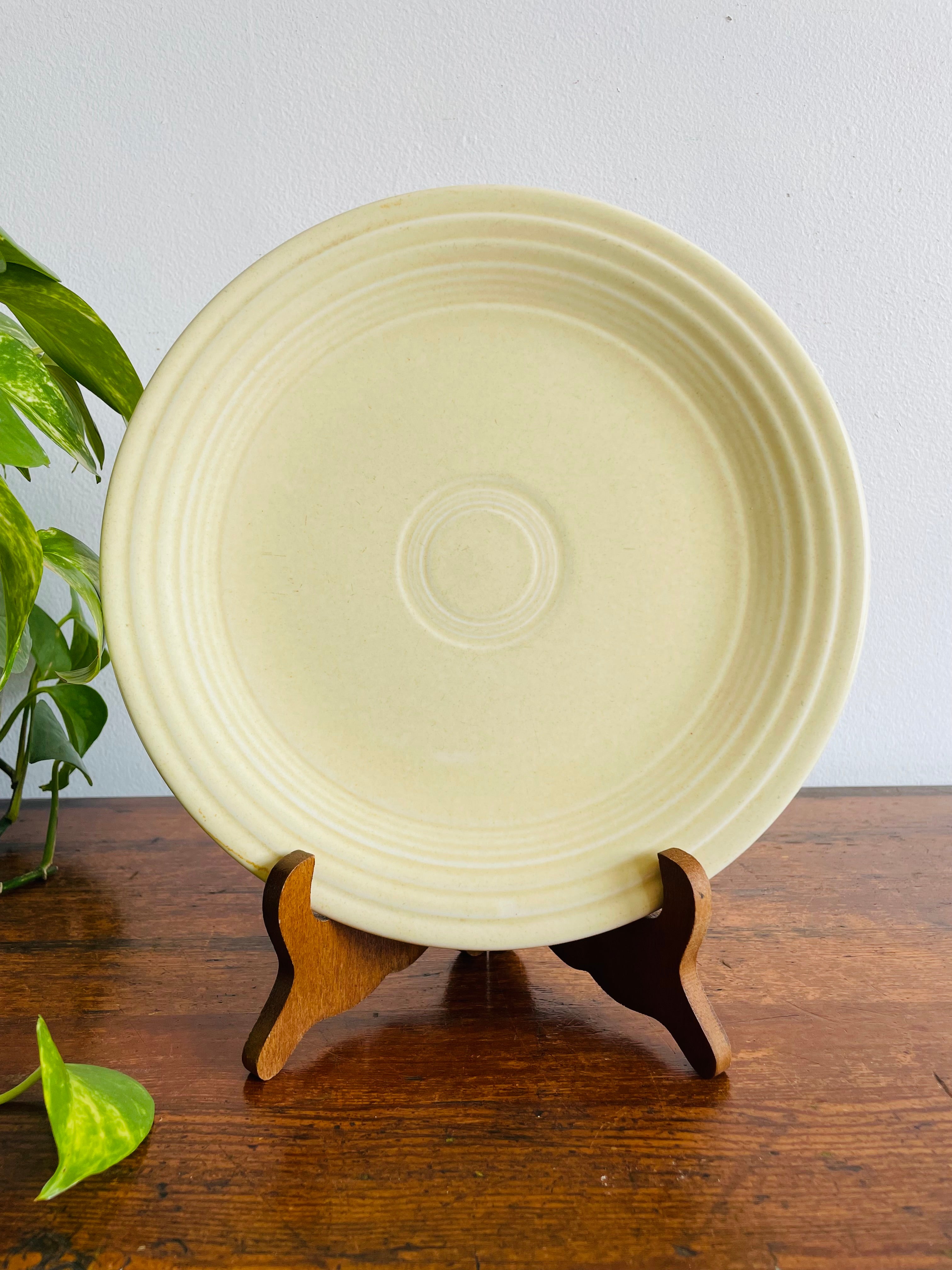 Genuine Fiesta Old Ivory 9.25 Dinner Plate Homer Laughlin Fiestaware Made in USA Between 1936 1951