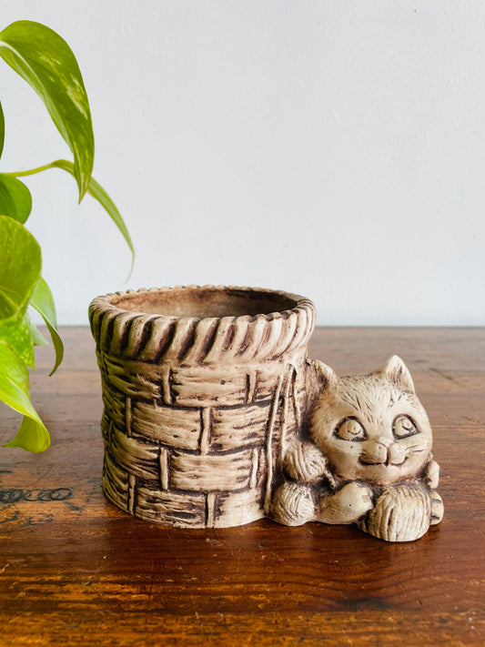 Pompadour 1984 Cute Cat with Yarn Planter Pot