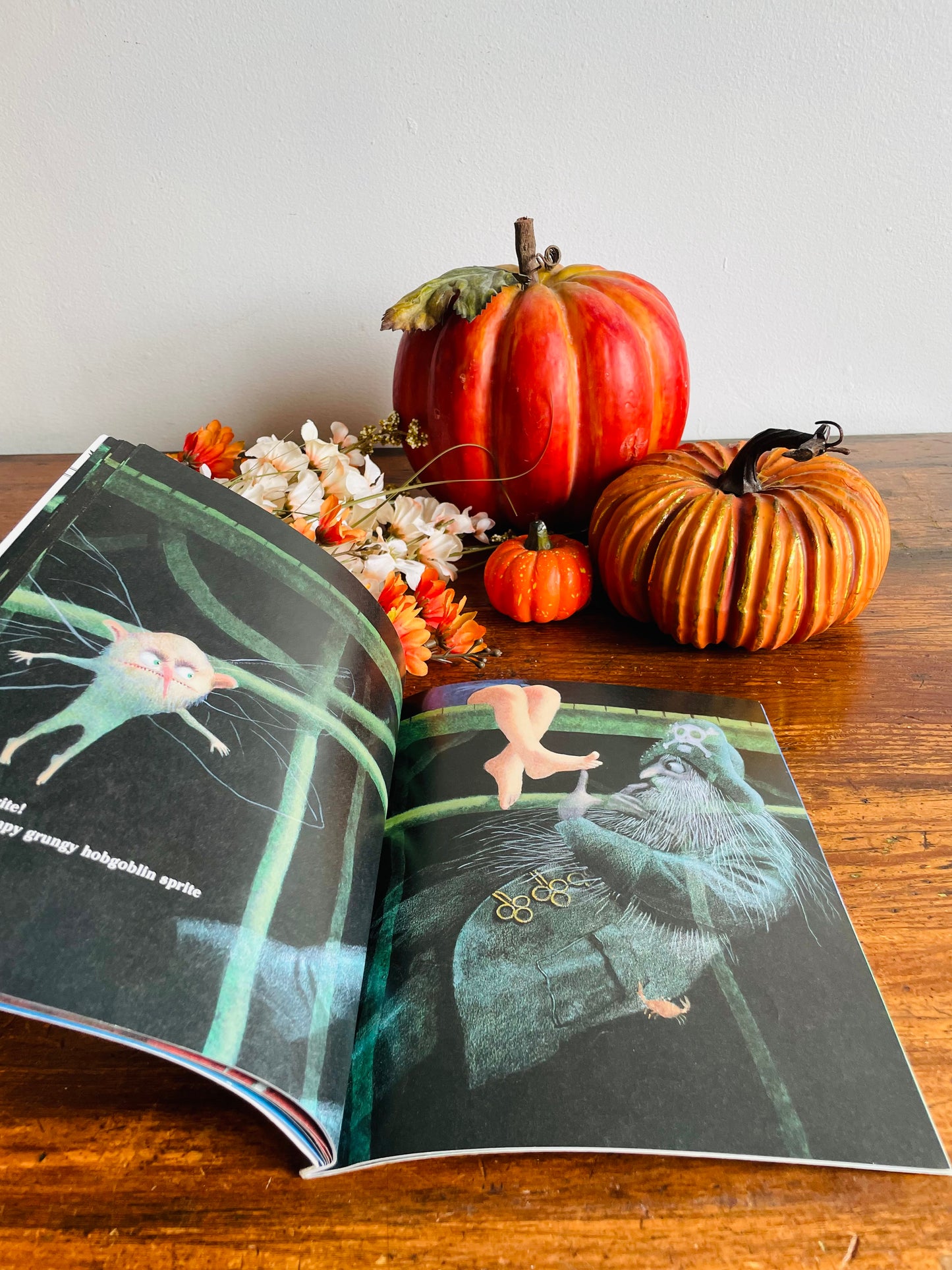 By The Light of The Halloween Moon Book by Caroline Stutson & Kevin Hawkes (1993)