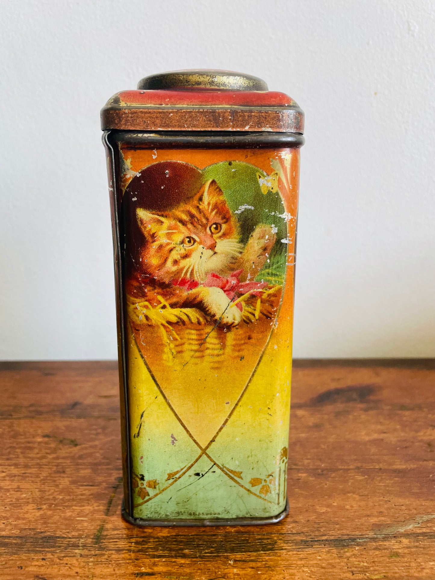 Vintage Cat Tin With Hinged Lid - Heart & Kitten Design - Black & White / Orange & White Kittens