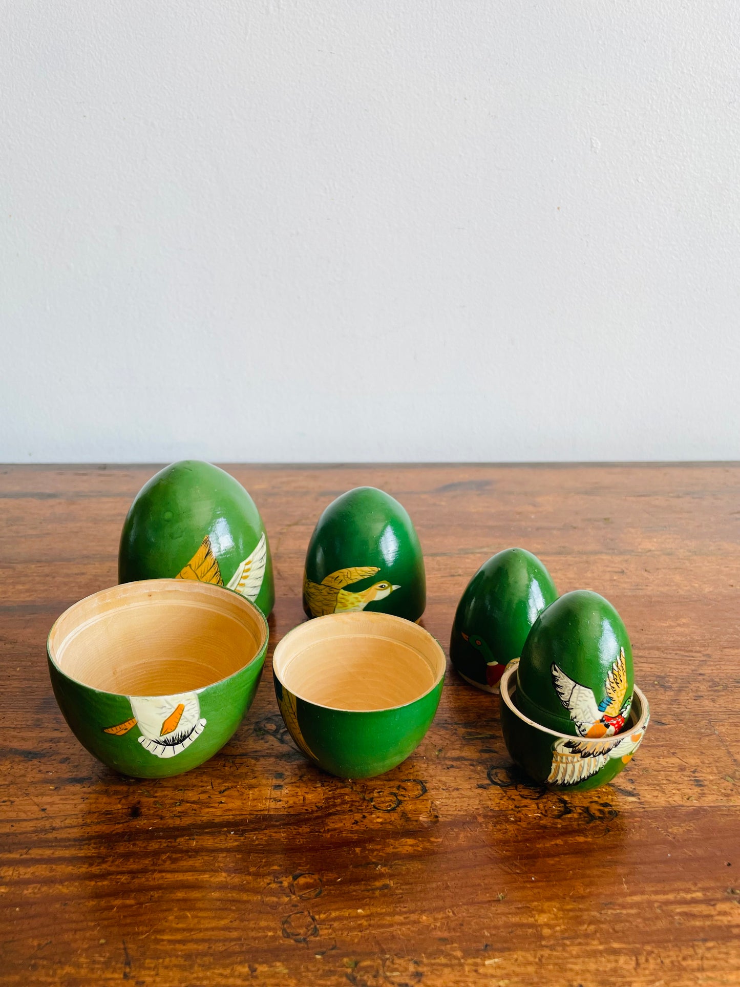 Vintage Matryoshka-Style Nesting Eggs - Painted Green with Duck Birds in Flight Graphics - Set of 5