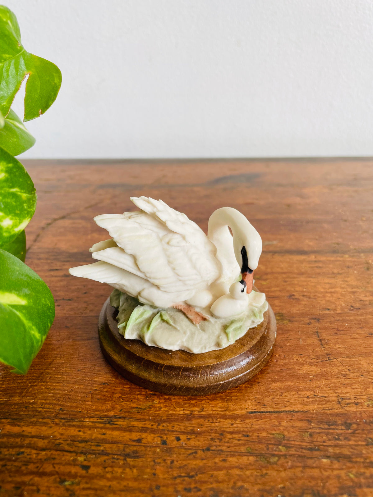 Vintage Swan Bird Mother & Baby Cygnet Ceramic Figurine on Wood Base