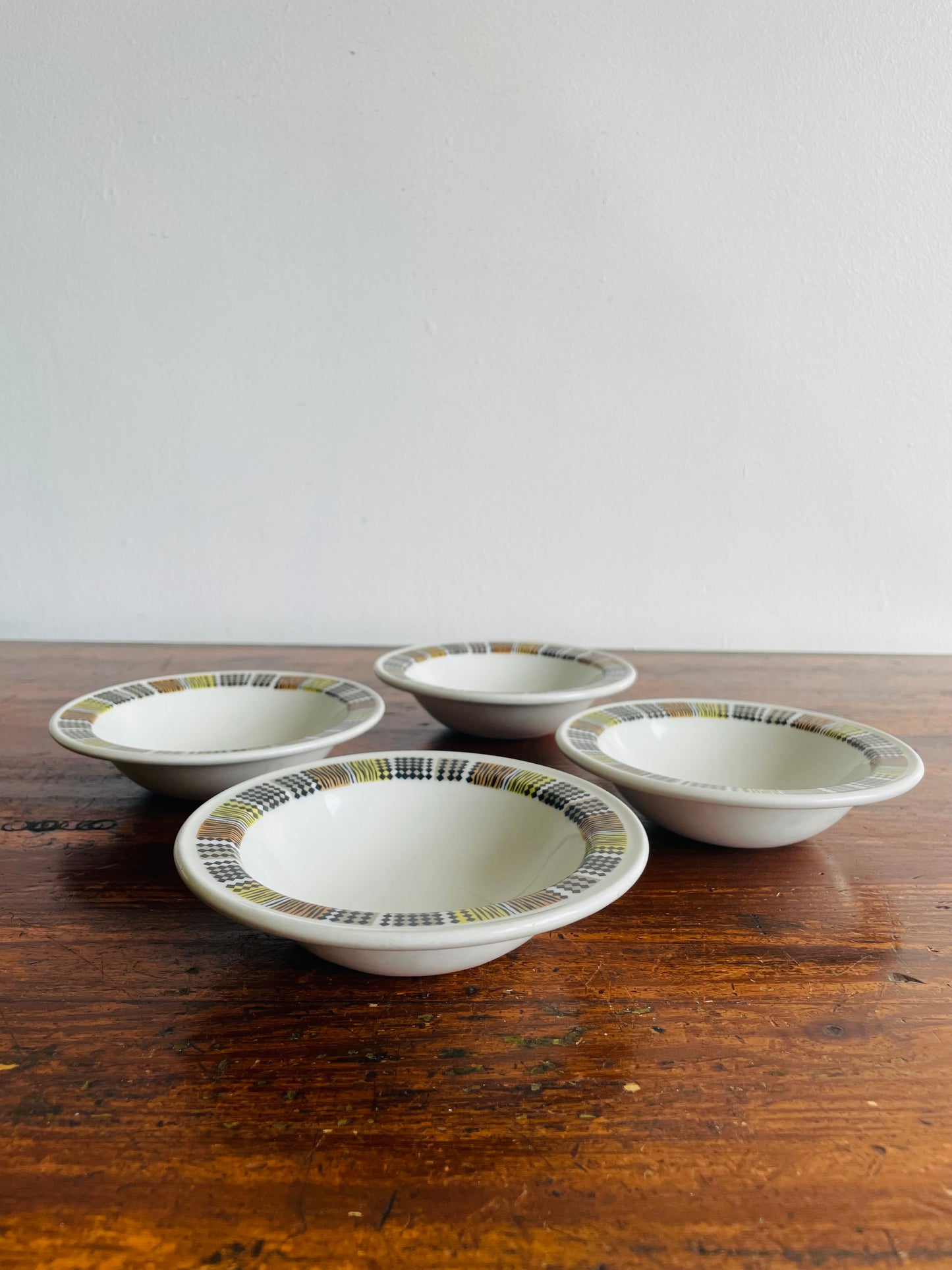 Ridgway Steelite Small Bowls with Tweed Pattern Rim - Vitreous China Hotelware - Made in England - Set of 4