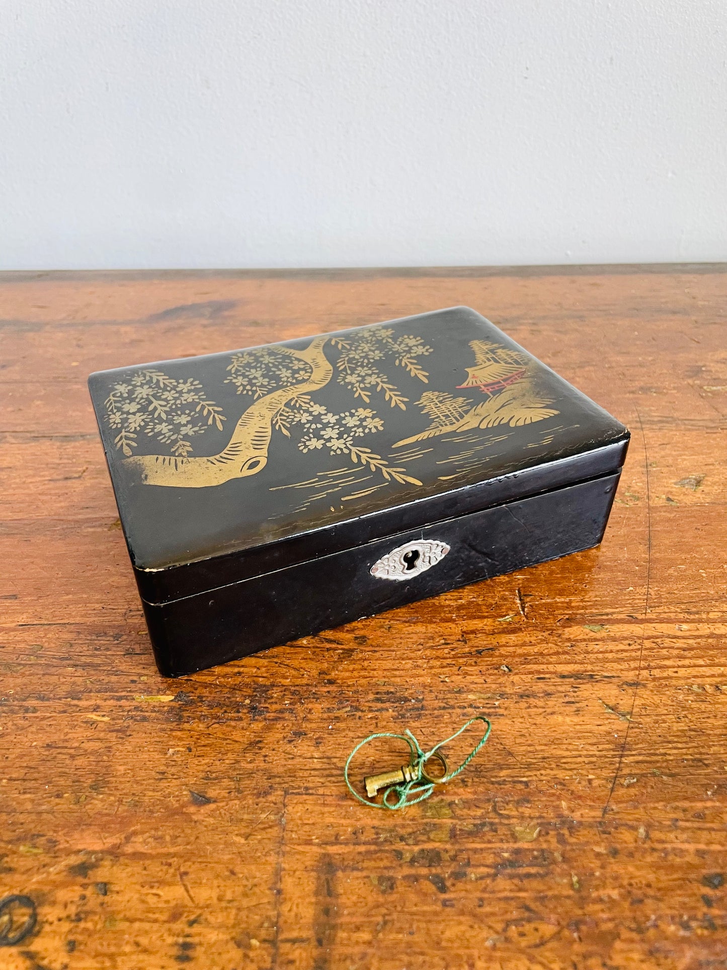 Vintage Hand Painted Japanese Black Lacquer Wood Jewellery Box with Lined Interior / Mount Fuji Scene & Key To Lock