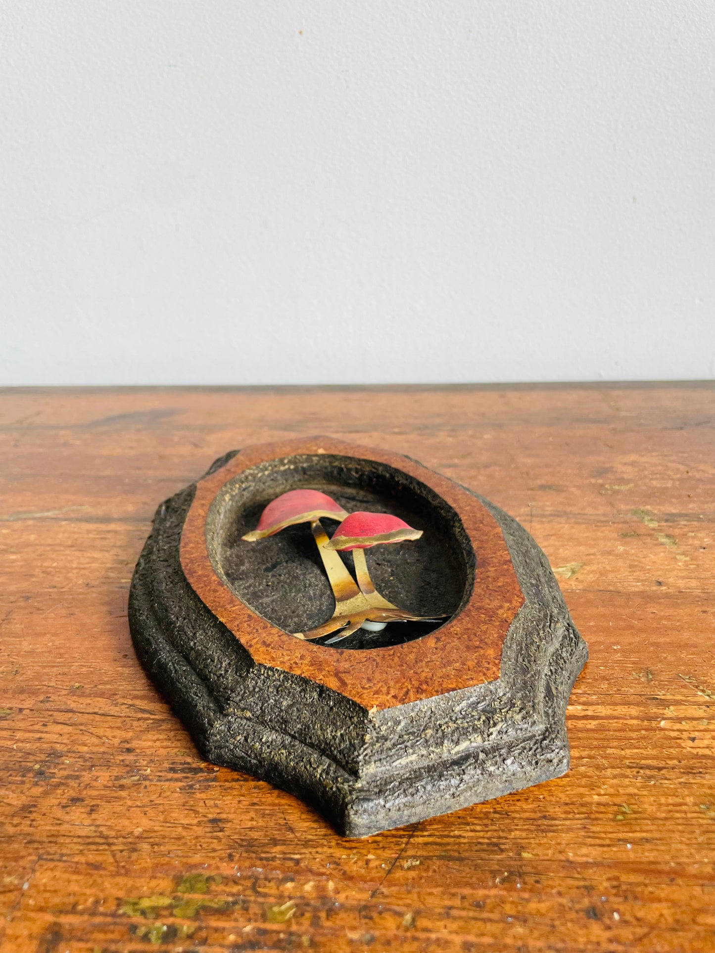 Vintage 1970s MCM Pressed Wood & Brass 3D Mushrooms Wall Hanging Plaque Picture
