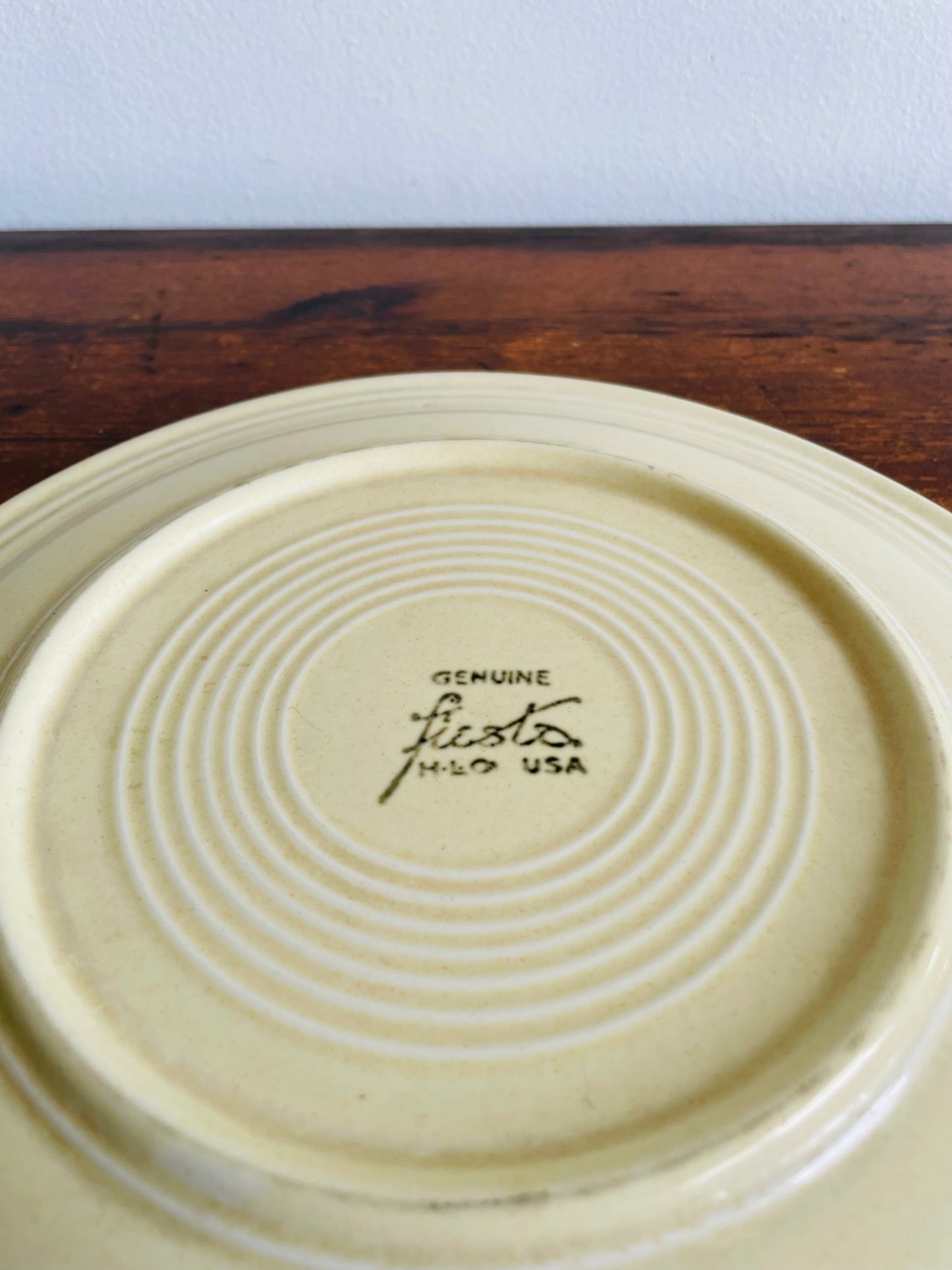 Genuine Fiesta Old Ivory 9.25" Dinner Plate Homer Laughlin Fiestaware - Made in USA Between 1936-1951