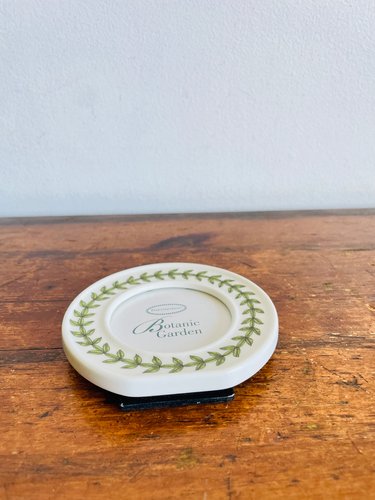Vintage Portmeirion Botanic Garden Round Miniature Picture Frame with Easel Back & Leaf Design - 2.1" x 2.1" Photo Size