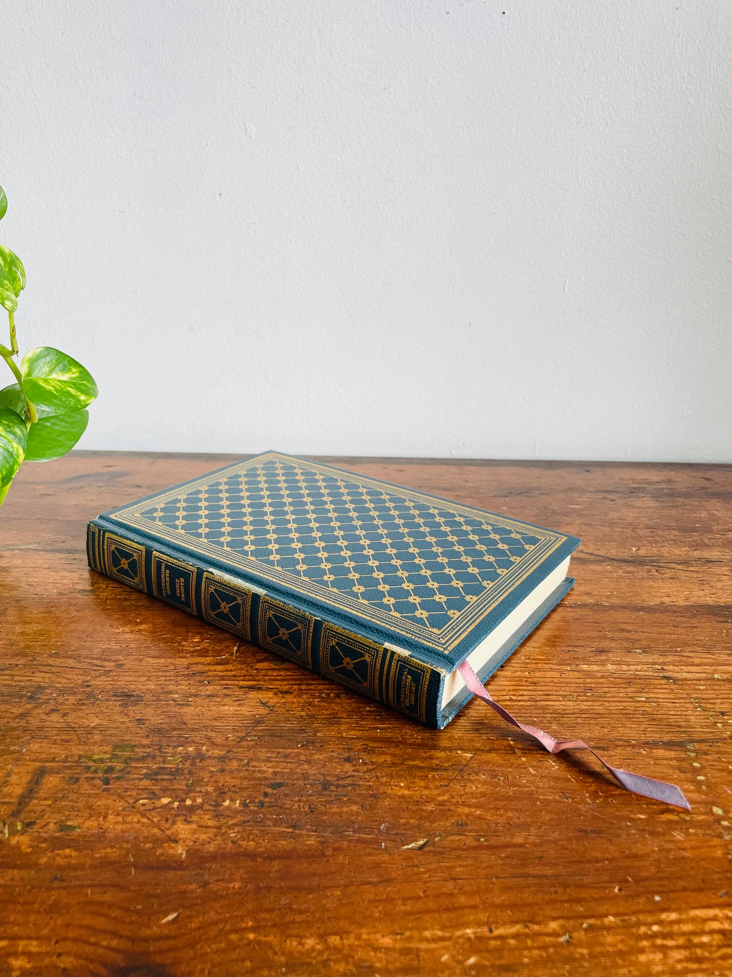 Vintage Wuthering Heights Embossed Hardcover Book by Emily Brontë - International Collectors Library - Mercier Binding