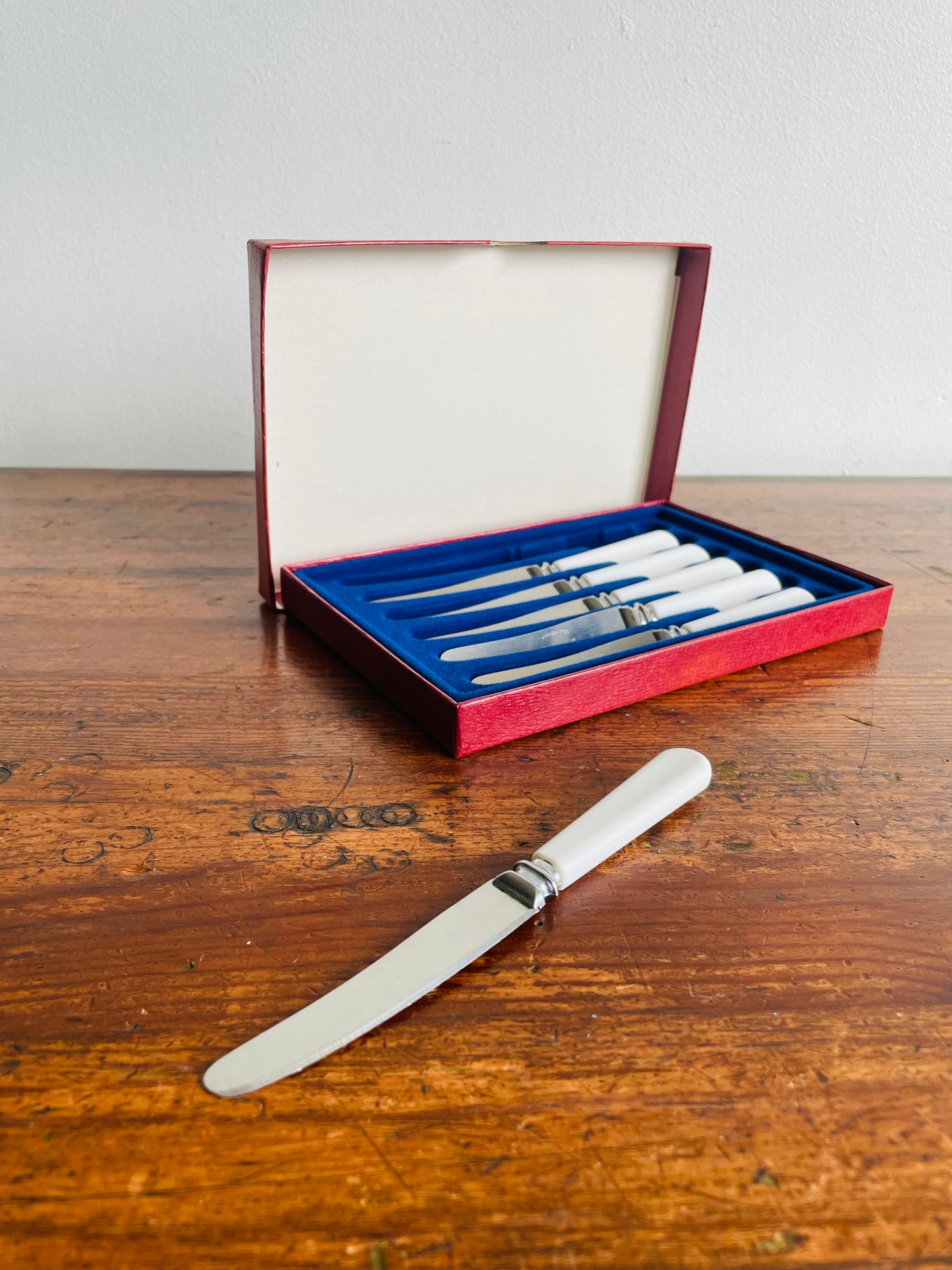 Stainless Steel Sheffield England Spreader Knives in Original Box - Set of 6