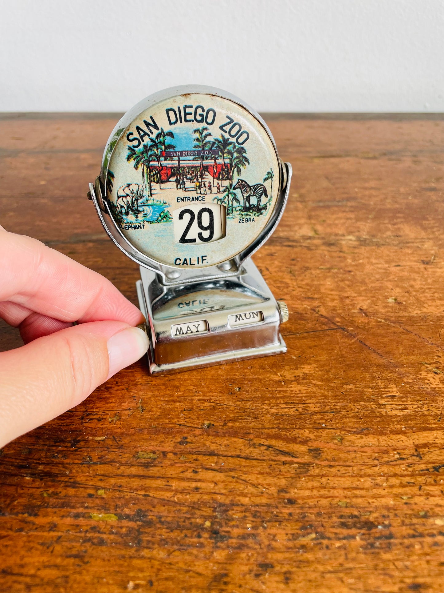 Vintage Mechanical Perpetual Flip Calendar - San Diego Zoo, California Souvenir - Flip to Change the Day & Month!