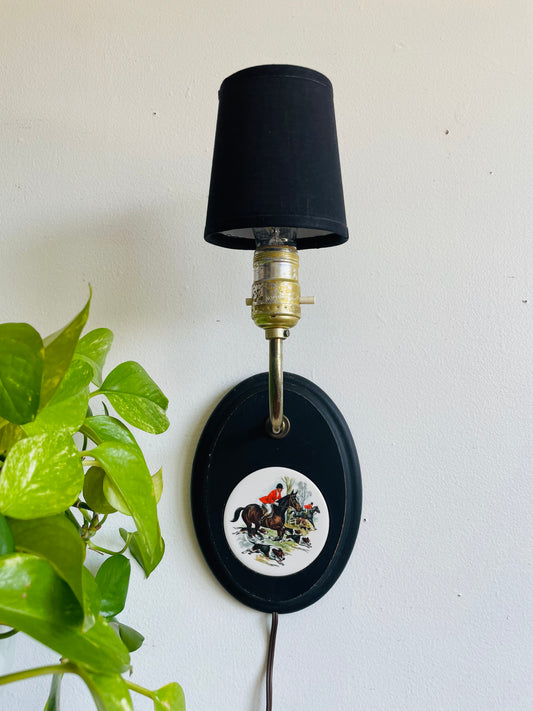 Gore Wall Accessories Wall Sconce Lamp Light with English Hound & Horse Design - Made in Montreal Canada
