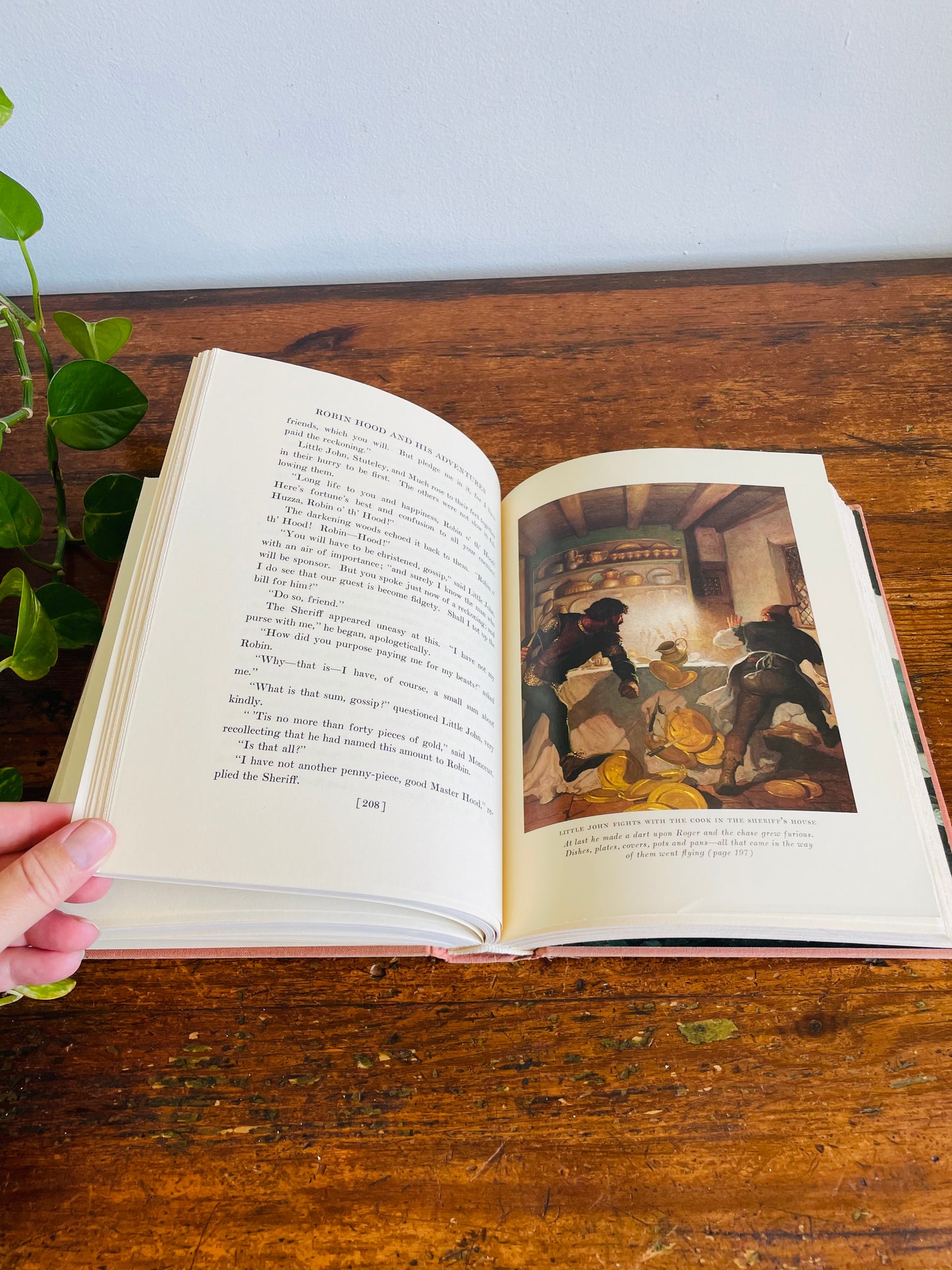Vintage Robin Hood Hardcover Book by Paul Creswick & Illustrated by N.C. Wyeth