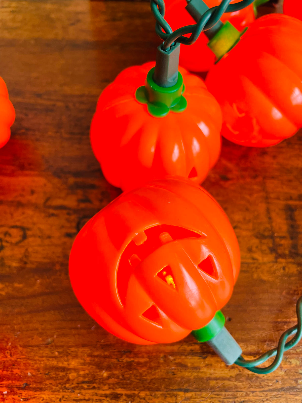Vintage Electrified Terrified Blinking Halloween String Lights - 10 Smiling Jack-o-Lantern Pumpkins in Box - Tested / Work!
