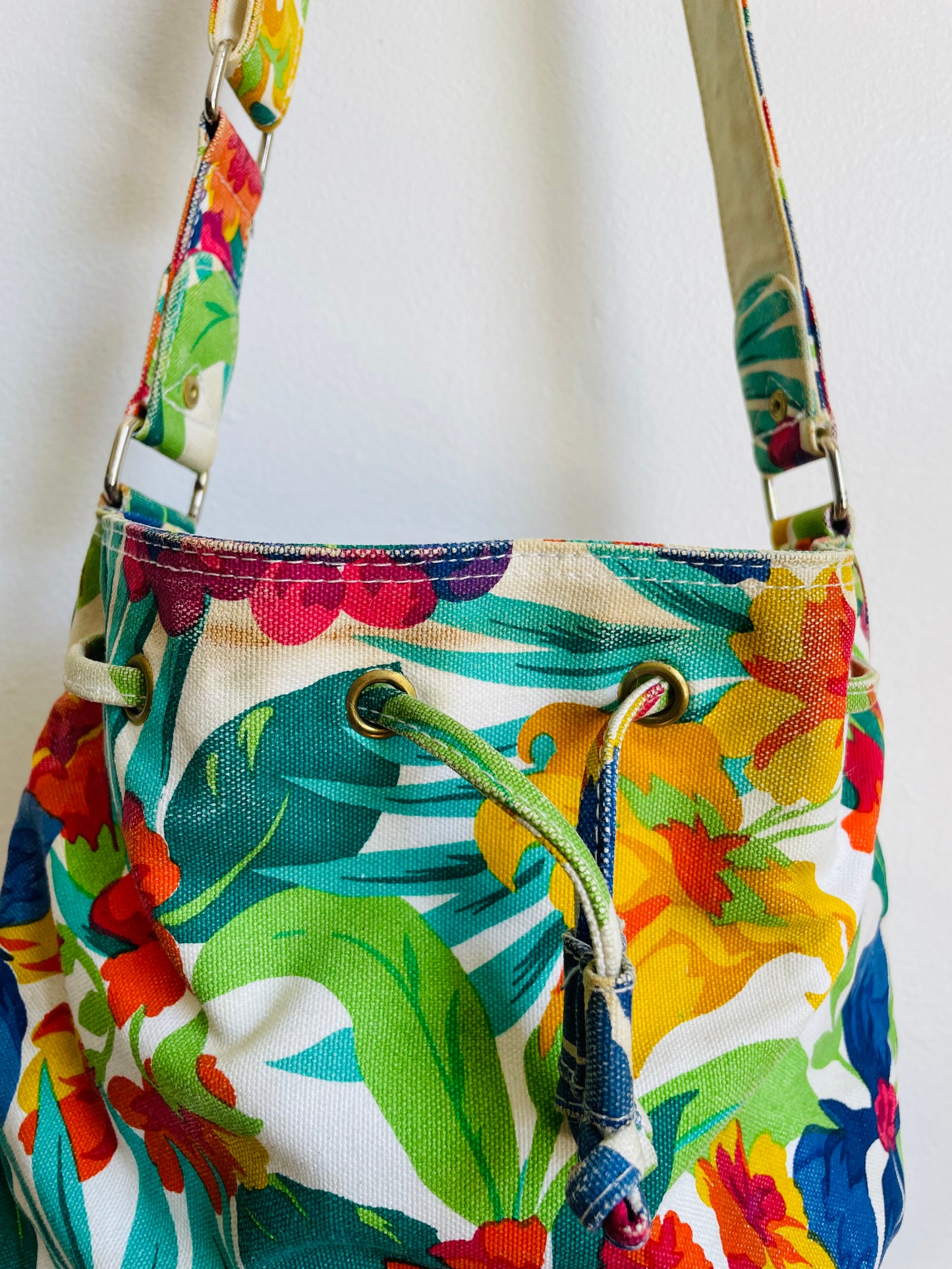 Tropical & Bright Liz Claiborne Accessories 100% Cotton Drawstring Bucket Pouch Purse with Multiple Compartments