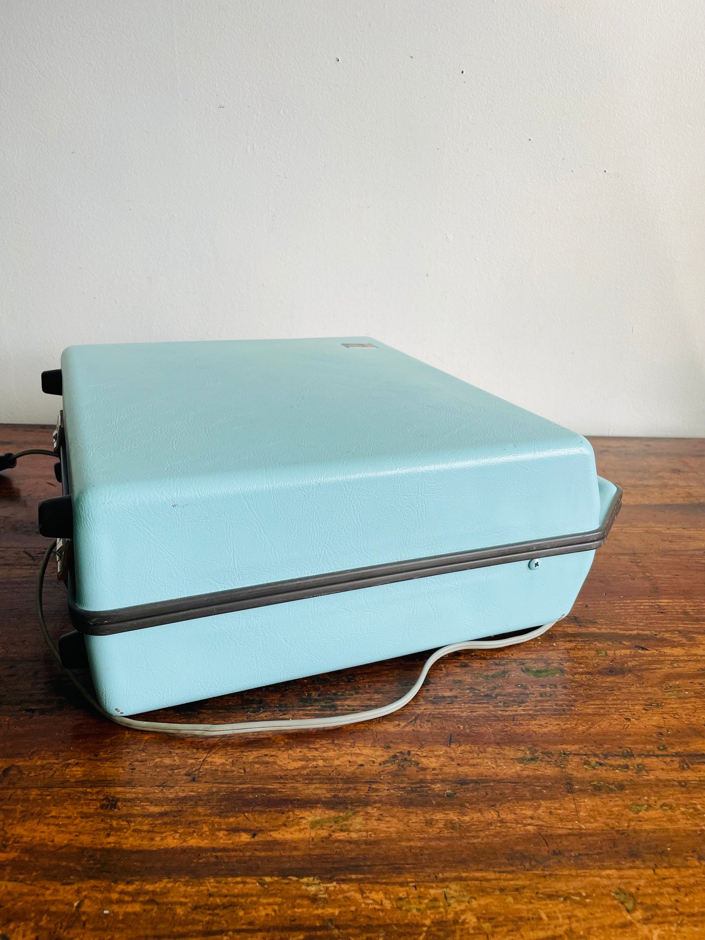 Vintage 1966 Super Cute General Electric Solid State Transistor Portable Suitcase Record Player Model 11A62 - Made in Canada - Tested / Works!