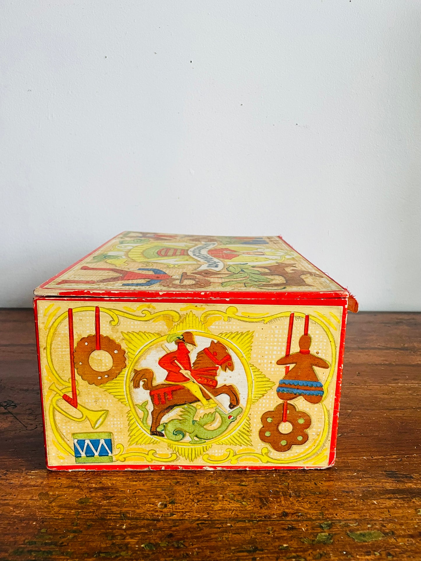 Vintage German Gingerbread Wood Cookie Box with Lid & Bright Illustrations - Haeberlein-Metzger - Nürnberger Lebkuchen