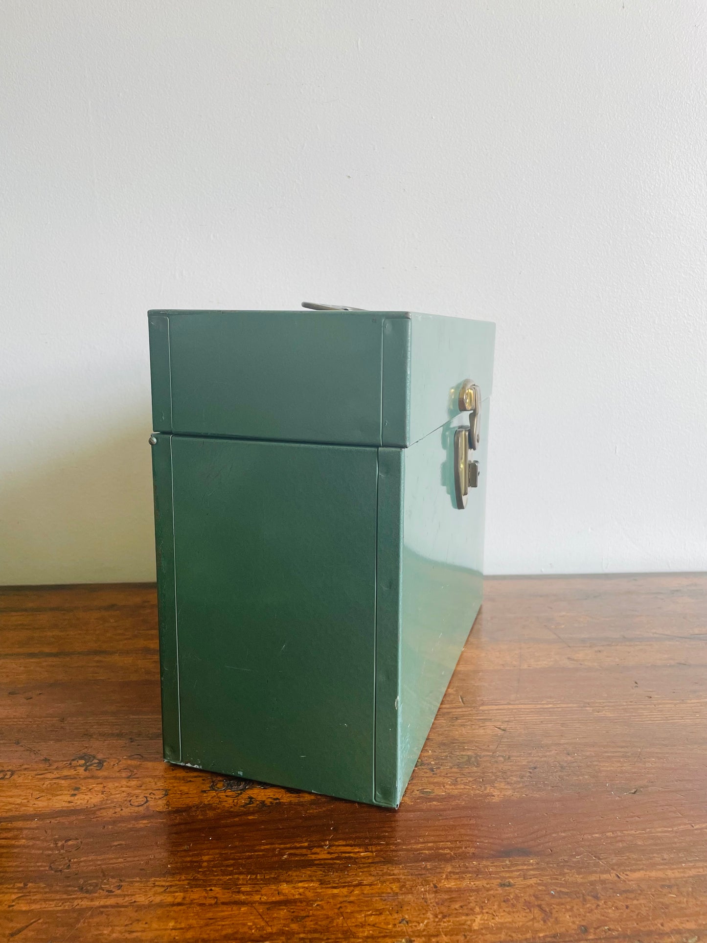 USA Excelsior Stamford Conn Metal Portable File Storage Box with Brass Latch