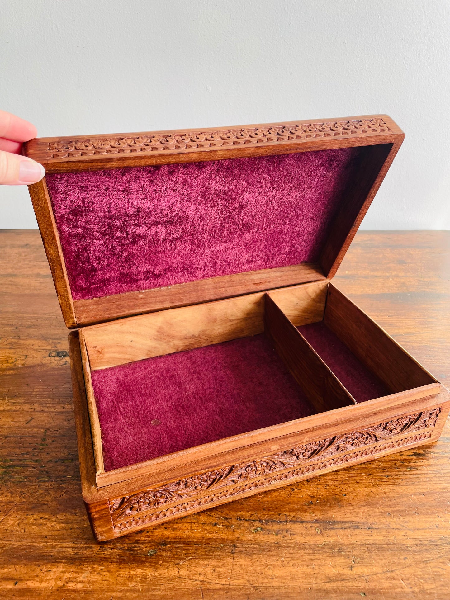 Large Indian Rosewood Jewellery Box with Hinged Lid, Velvet Lined Interior & Ornate Carved Flower with Brass Inlay Design