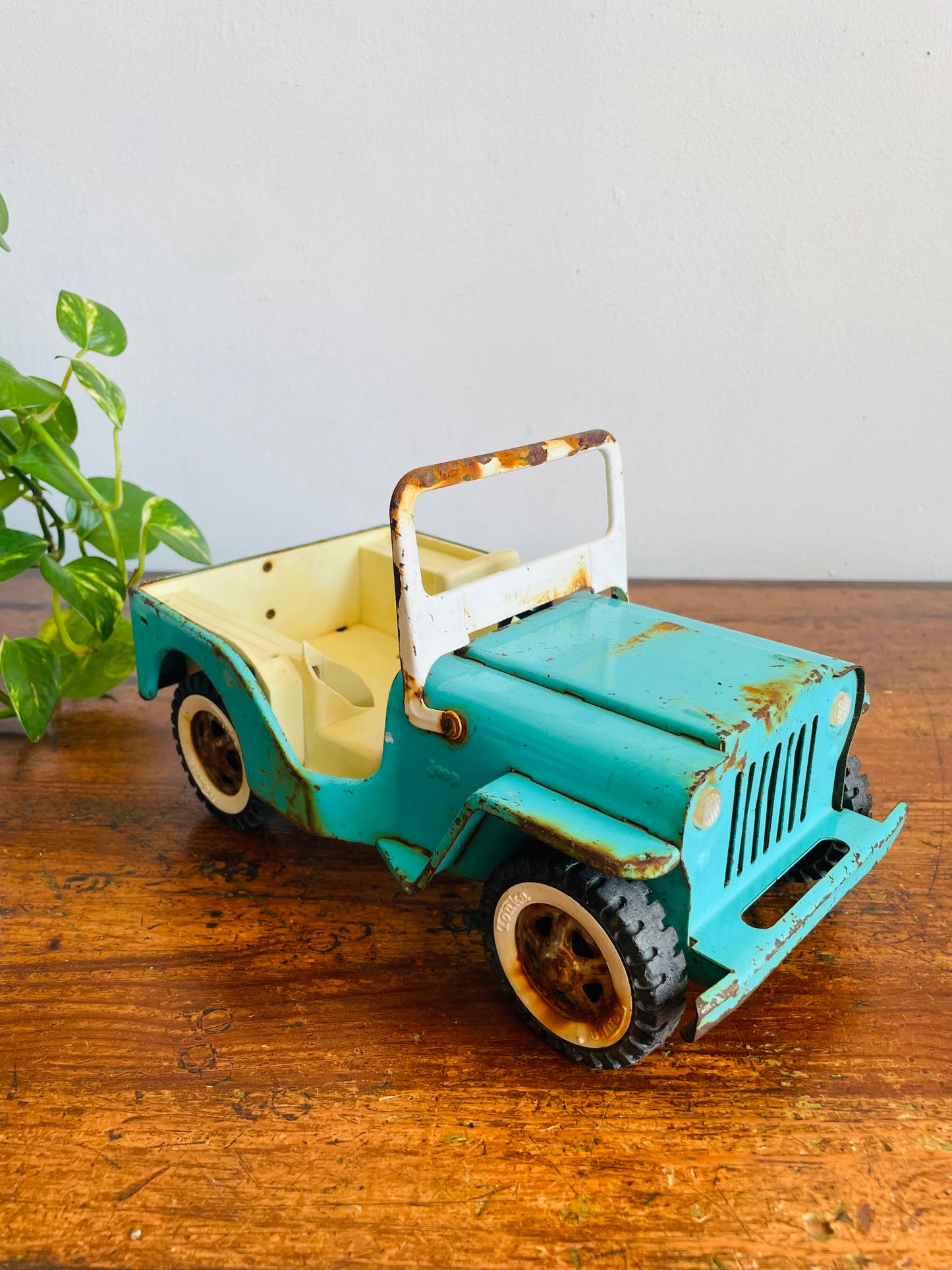 Vintage 1962 Tonka Jeep Dispatcher #200 Turquoise Metal Car - Made in Canada - One Seat Broken