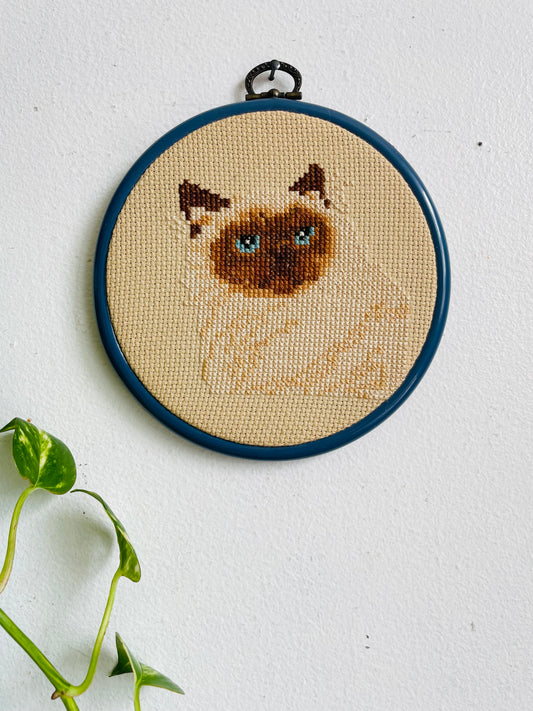 Vintage Siamese Cat Cross Stitch Embroidery Picture in Round Blue Frame