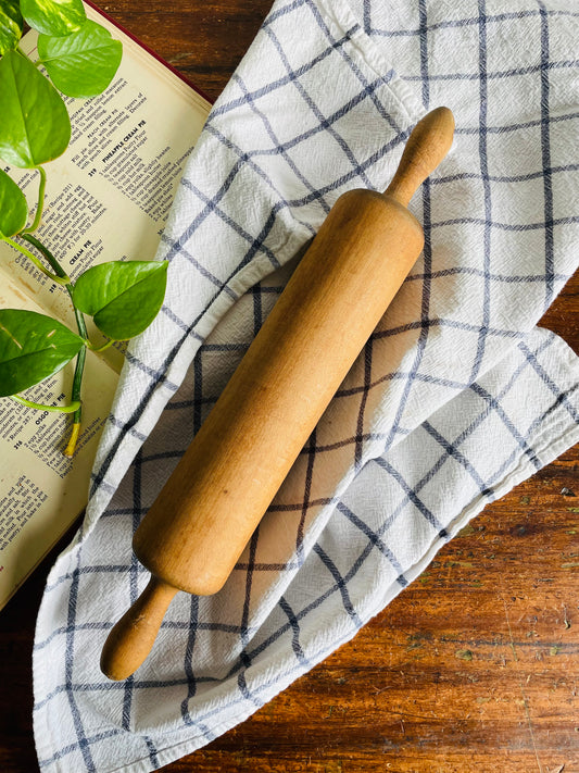 Vintage Solid Wood Rolling Pin - Modern Farmhouse Cottage Kitchen Decor - 15.5" Long