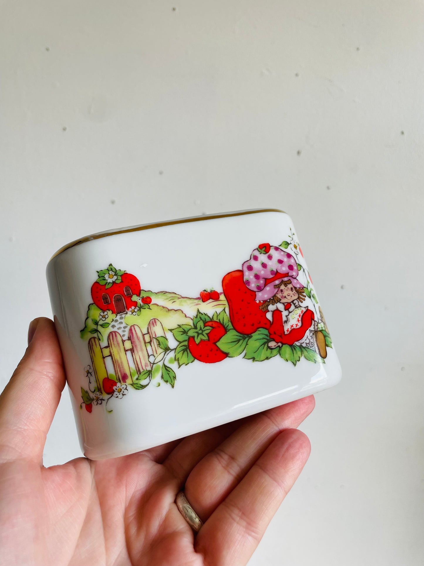 Vintage 1980s Strawberry Shortcake Fine Porcelain Toothbrush & Toothpaste Holder - American Greetings Corp. Cleveland Ohio - Made in Japan