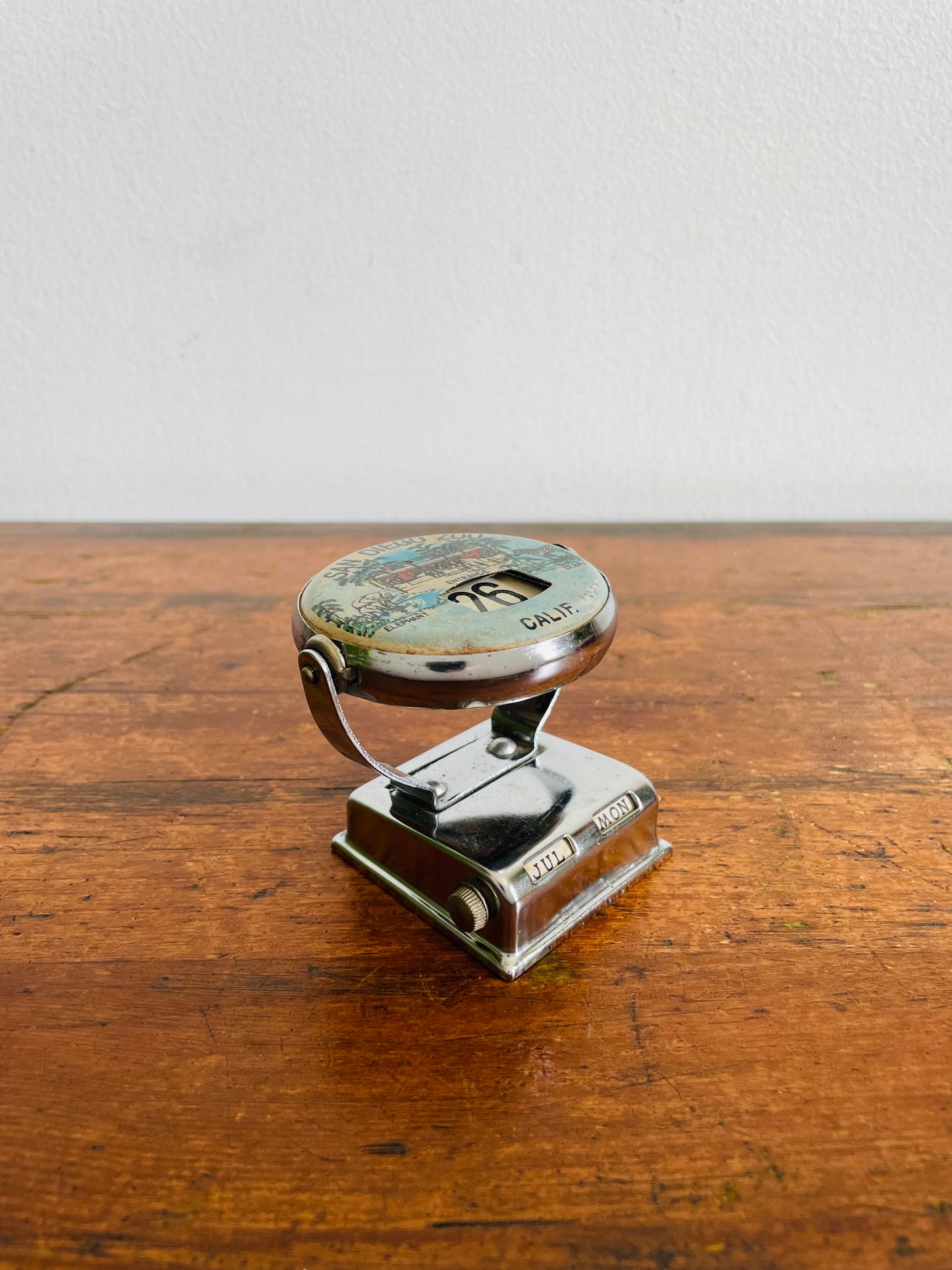 Vintage Mechanical Perpetual Flip Calendar - San Diego Zoo, California Souvenir - Flip to Change the Day & Month!