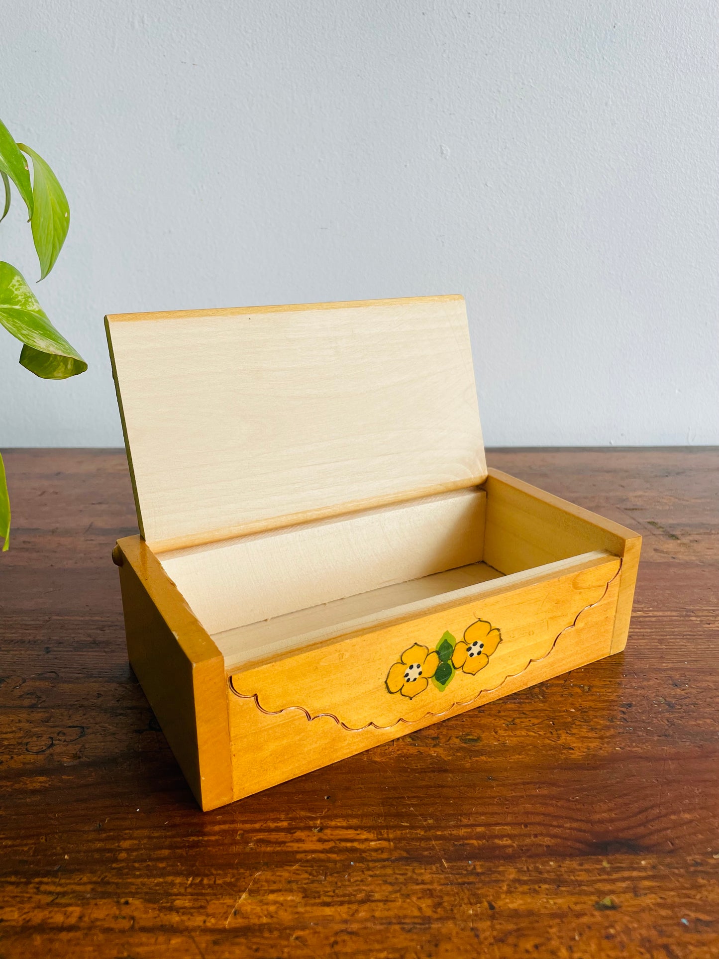 Russian Folk Art Wood Jewellery Box with Hinged Lid & Hand Painted Flower Design