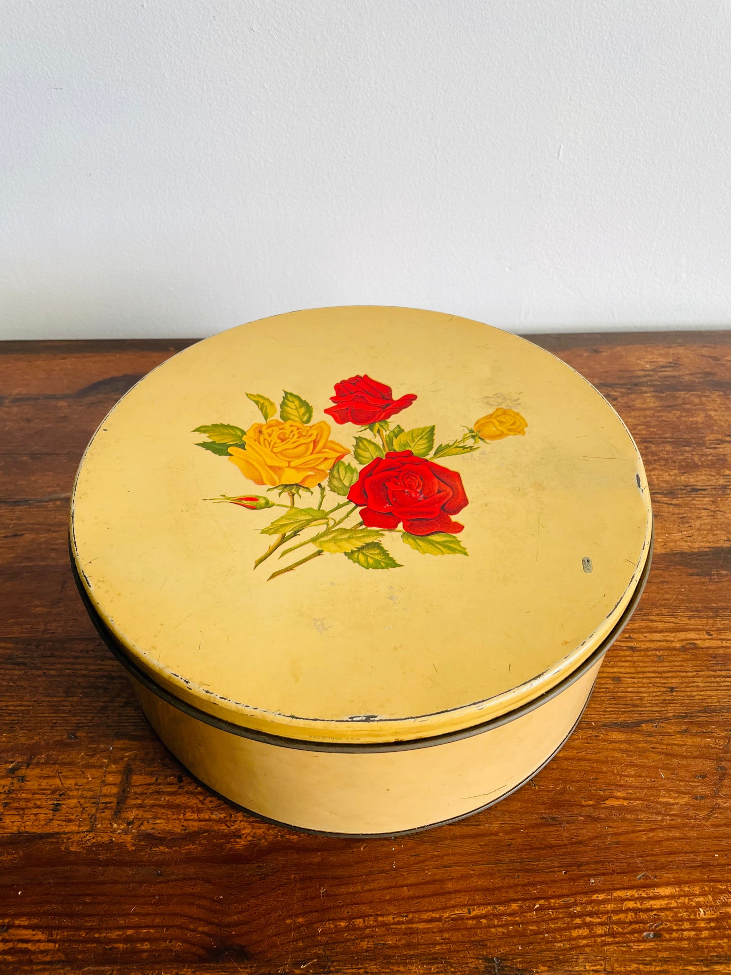 Floral Rose Round Biscuit Tin with Lid