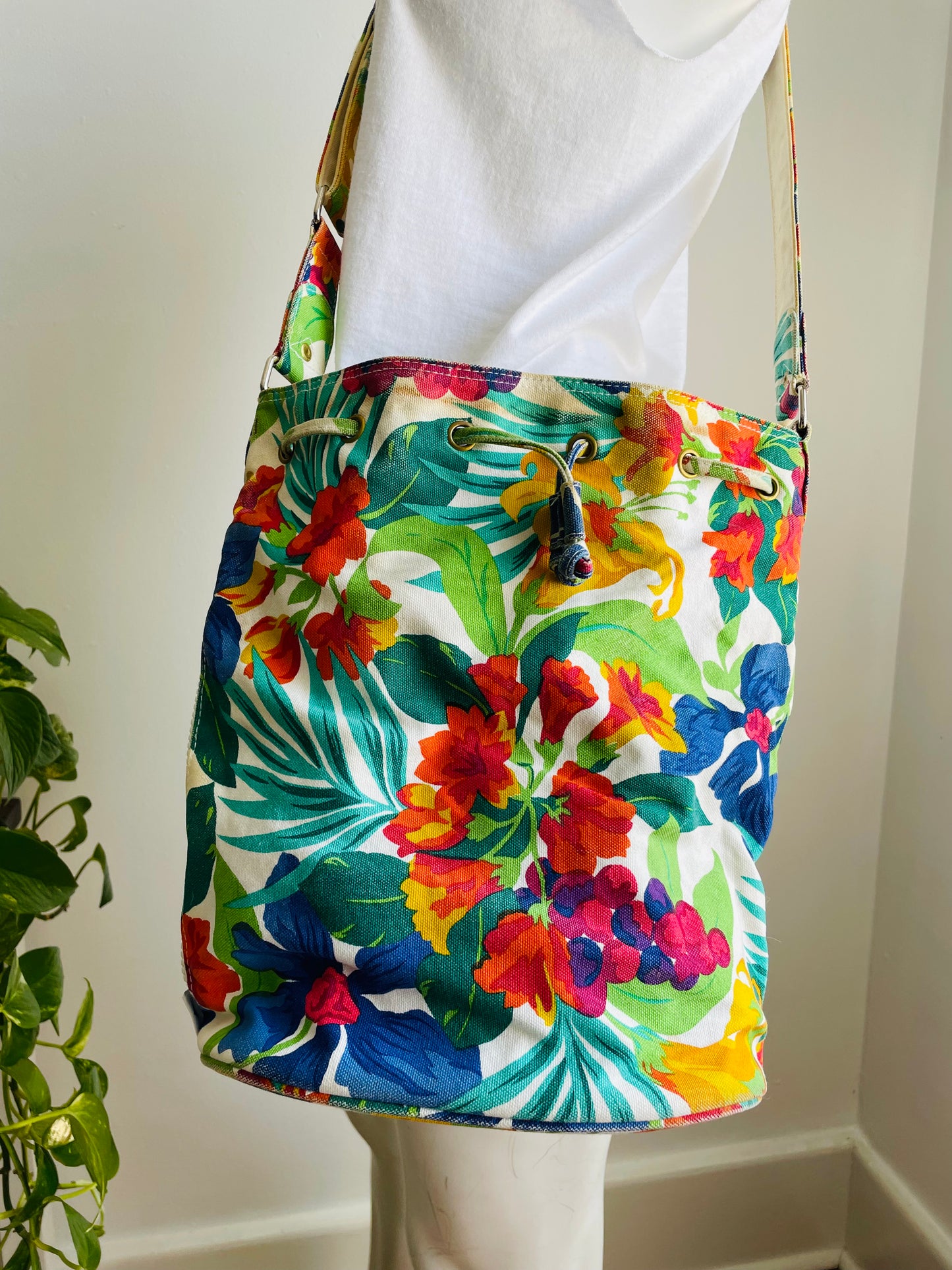 Tropical & Bright Liz Claiborne Accessories 100% Cotton Drawstring Bucket Pouch Purse with Multiple Compartments