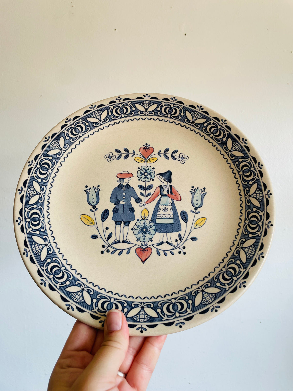 Vintage Johnson Brothers Hearts & Flowers Staffordshire England Old Granite Ironstone 10" Dinner Plate Dishes - Set of 4