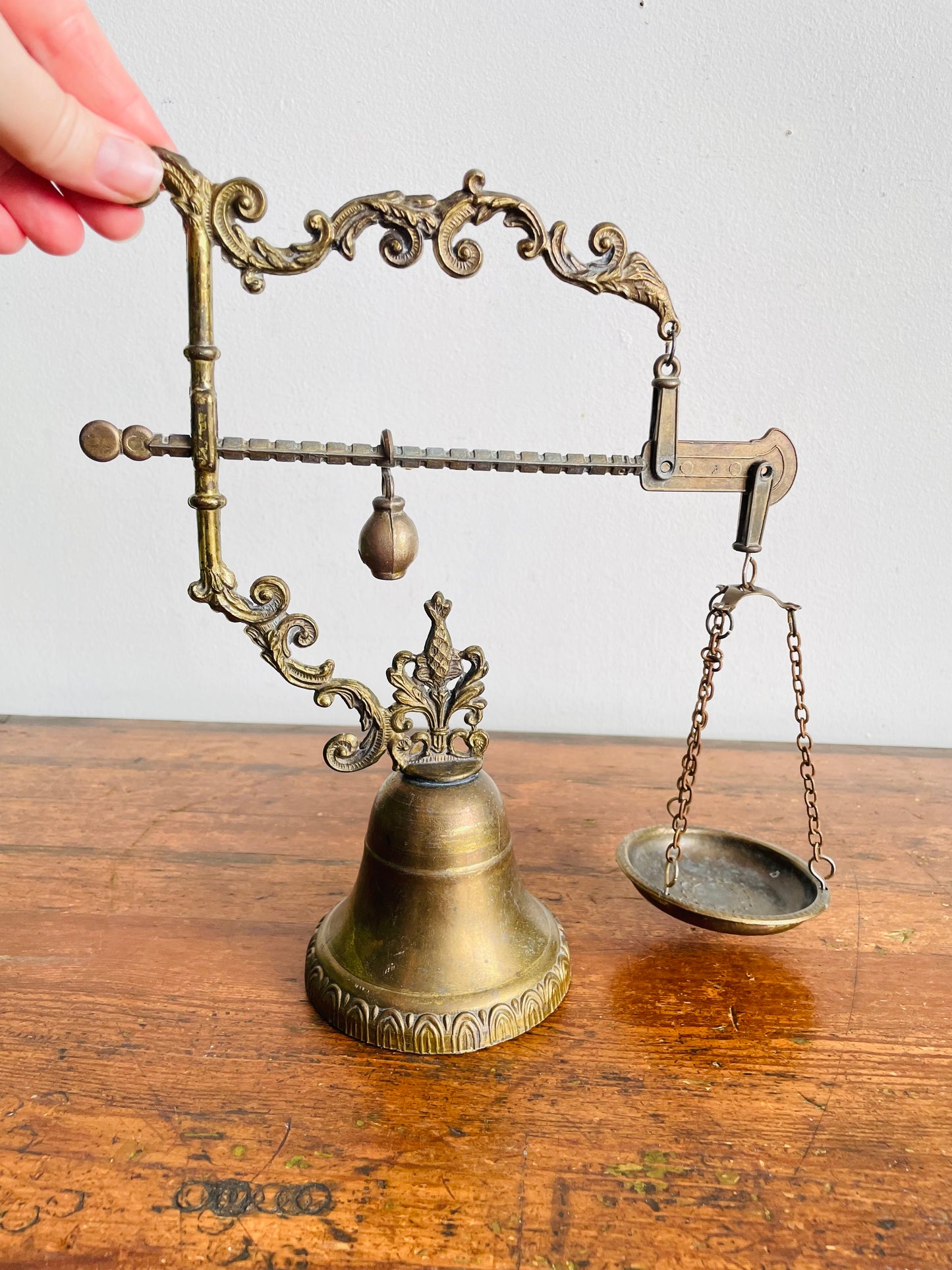 Vintage Ornate Tabletop Brass Tuscan / Roman-Style / Neo-Classical Balance Scale - Apothecary Library Shelf Decor