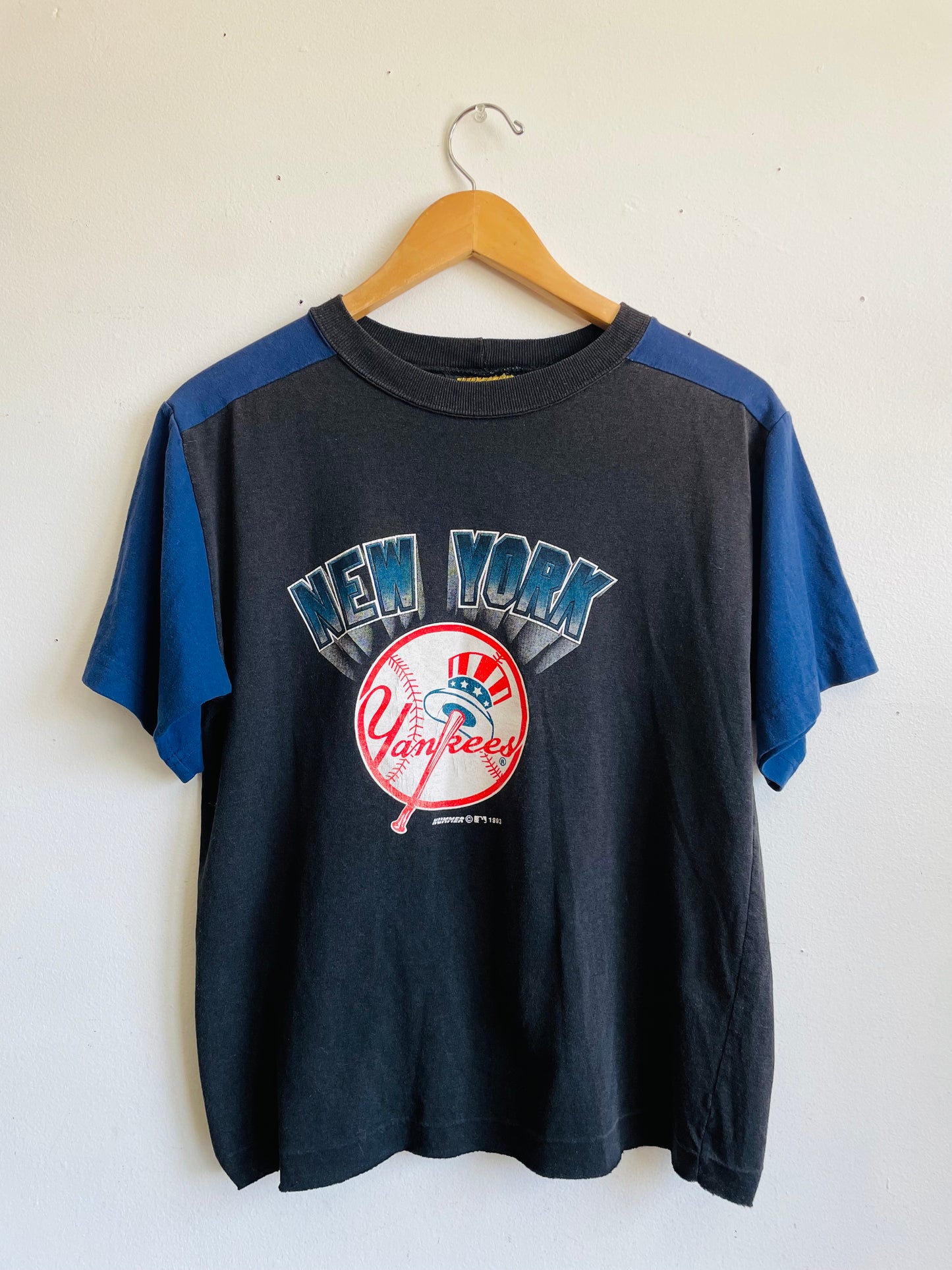 Vintage 1993 New York Yankees Baseball T-Shirt - Hummer Sportswear - Youth Size Large / Women's Size XS/Small