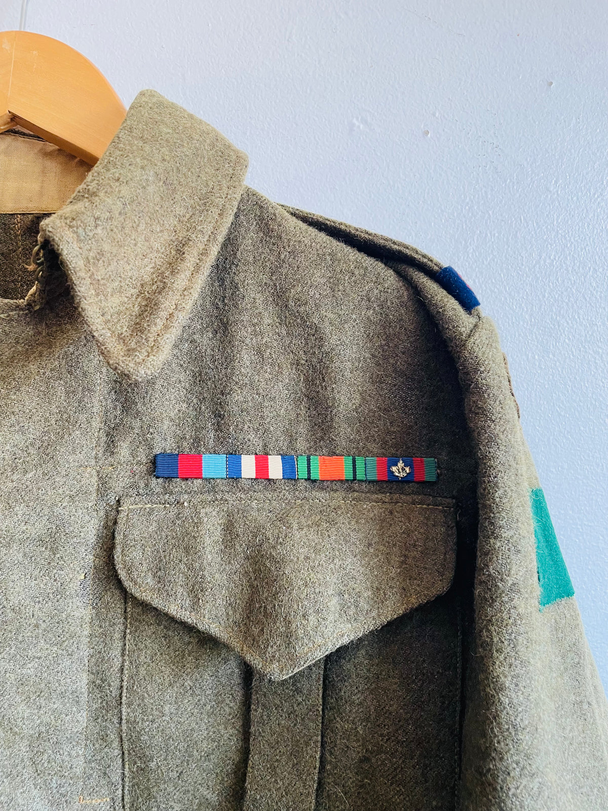 Vintage WW2 1943 Battle Dress Blouse Serge Wool Shirt - Size 6 - 8 LAA RCA - 8th Light Anti-Aircraft Regiment - Royal Canadian Artillery - Made by Hyde Park Clothes Limited Montreal