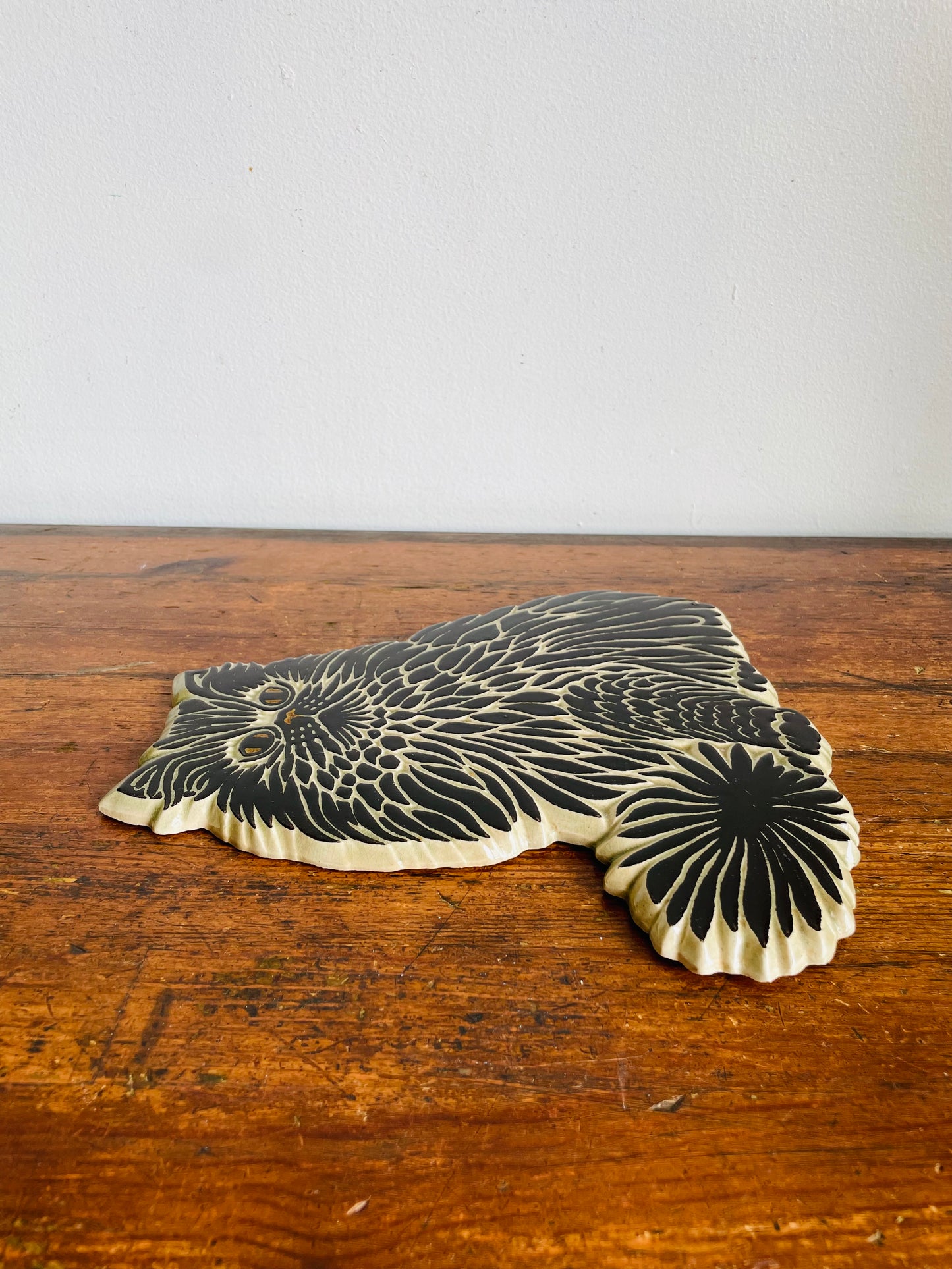 Vintage Jim Matthews Clay Stoneware Studio Art Pottery Persian Cat-Shaped Wall Hanging Plaque Picture - Made in England