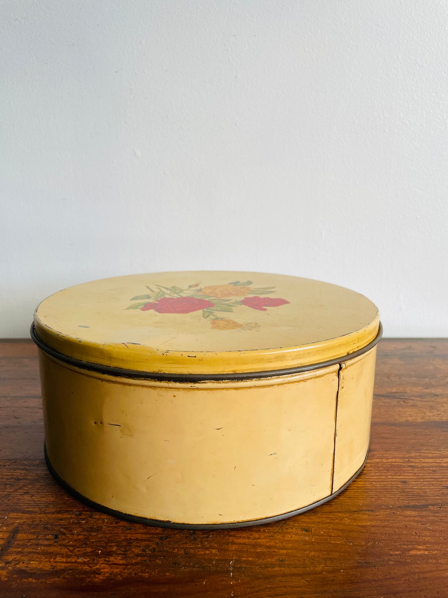 Floral Rose Round Biscuit Tin with Lid