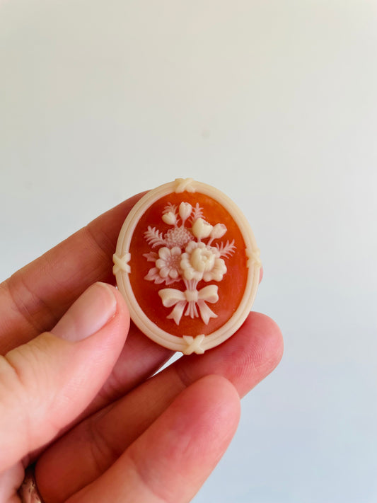 Avon Cameo Flower Silhouette Brooch