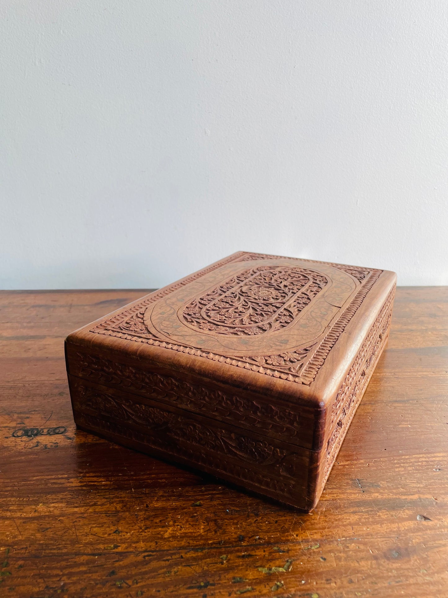 Large Indian Rosewood Jewellery Box with Hinged Lid, Velvet Lined Interior & Ornate Carved Flower with Brass Inlay Design