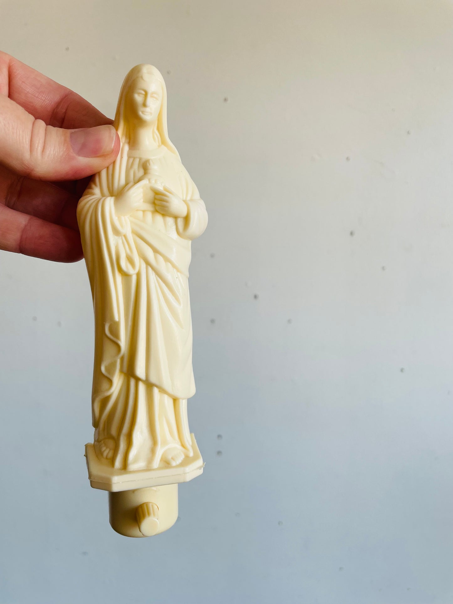 Vintage Molded Plastic Mary Night Light - Includes Brand New Bulb - Tested / Works!