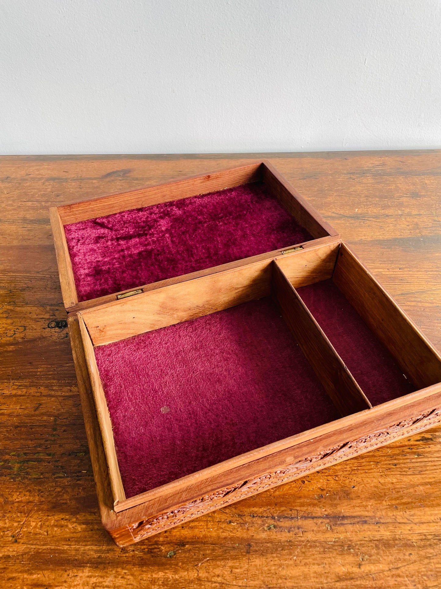 Large Indian Rosewood Jewellery Box with Hinged Lid, Velvet Lined Interior & Ornate Carved Flower with Brass Inlay Design