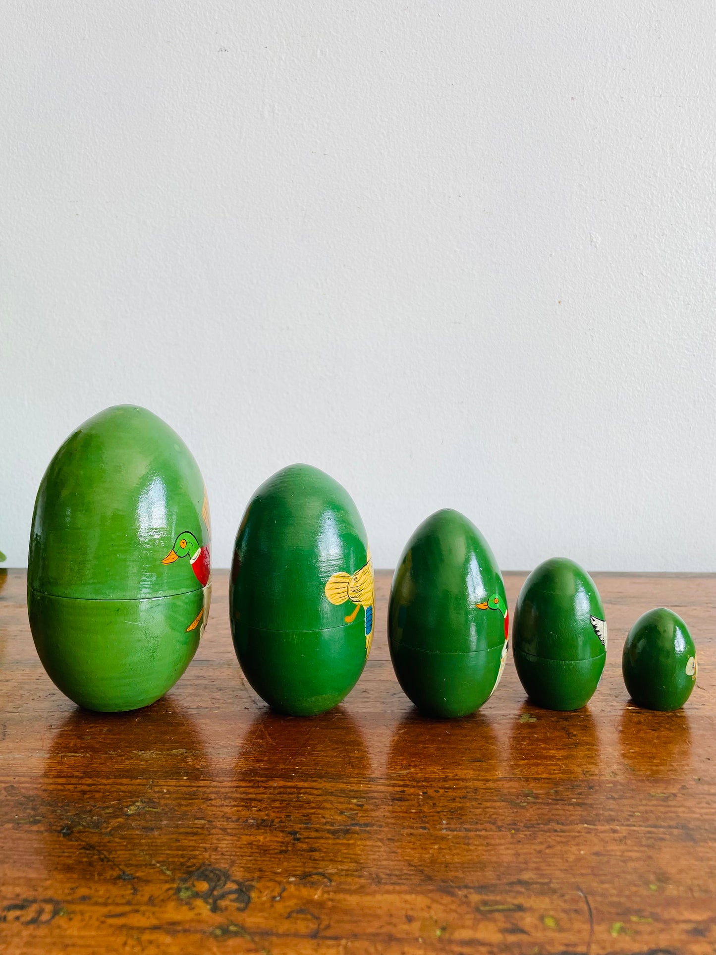 Vintage Matryoshka-Style Nesting Eggs - Painted Green with Duck Birds in Flight Graphics - Set of 5