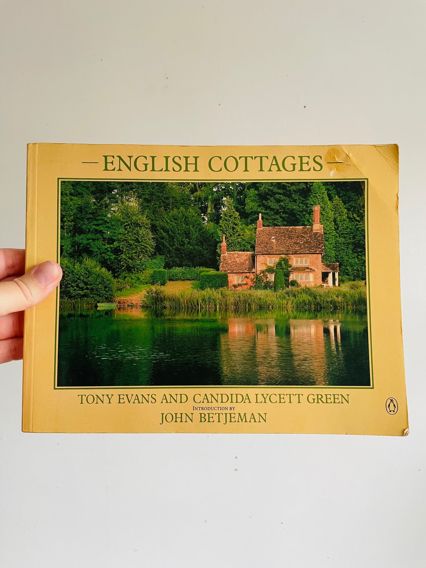 Vintage English Cottages Book by Tony Evans & Candida Lycett Green (1984)