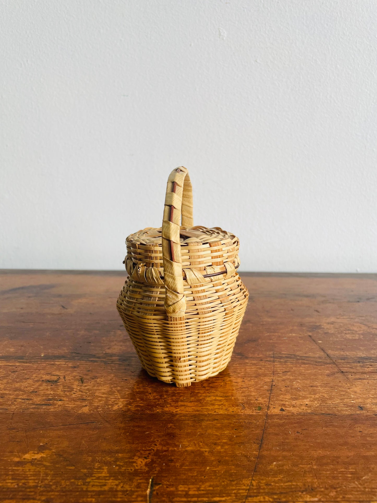 Woven Straw Basket Jar with Handle & Lid
