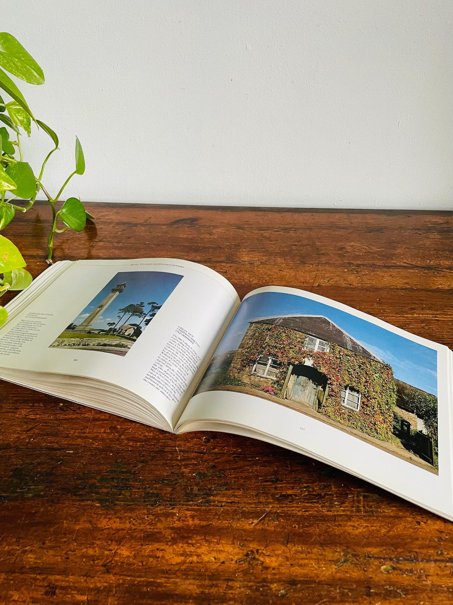 Vintage English Cottages Book by Tony Evans & Candida Lycett Green (1984)