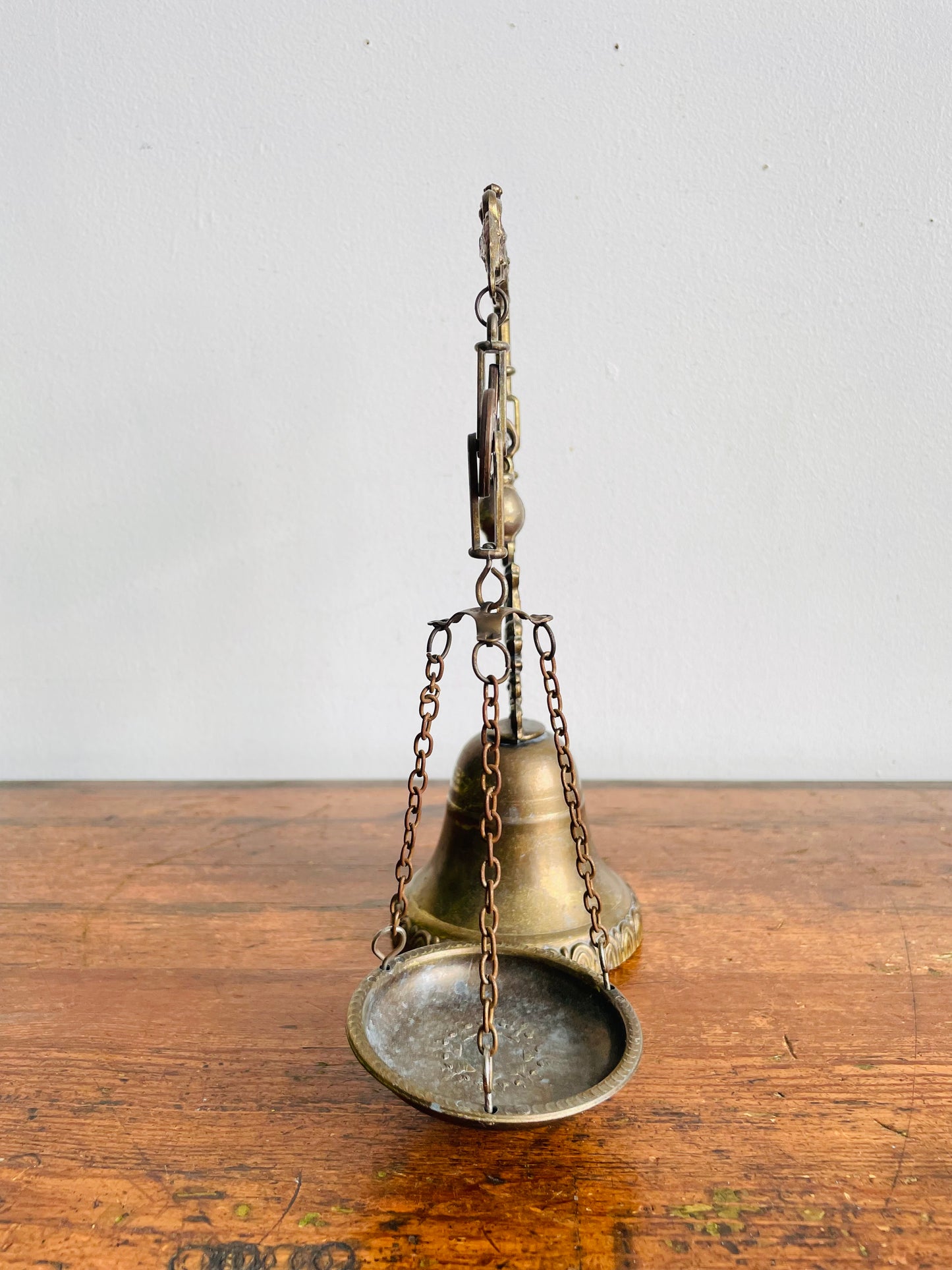 Vintage Ornate Tabletop Brass Tuscan / Roman-Style / Neo-Classical Balance Scale - Apothecary Library Shelf Decor