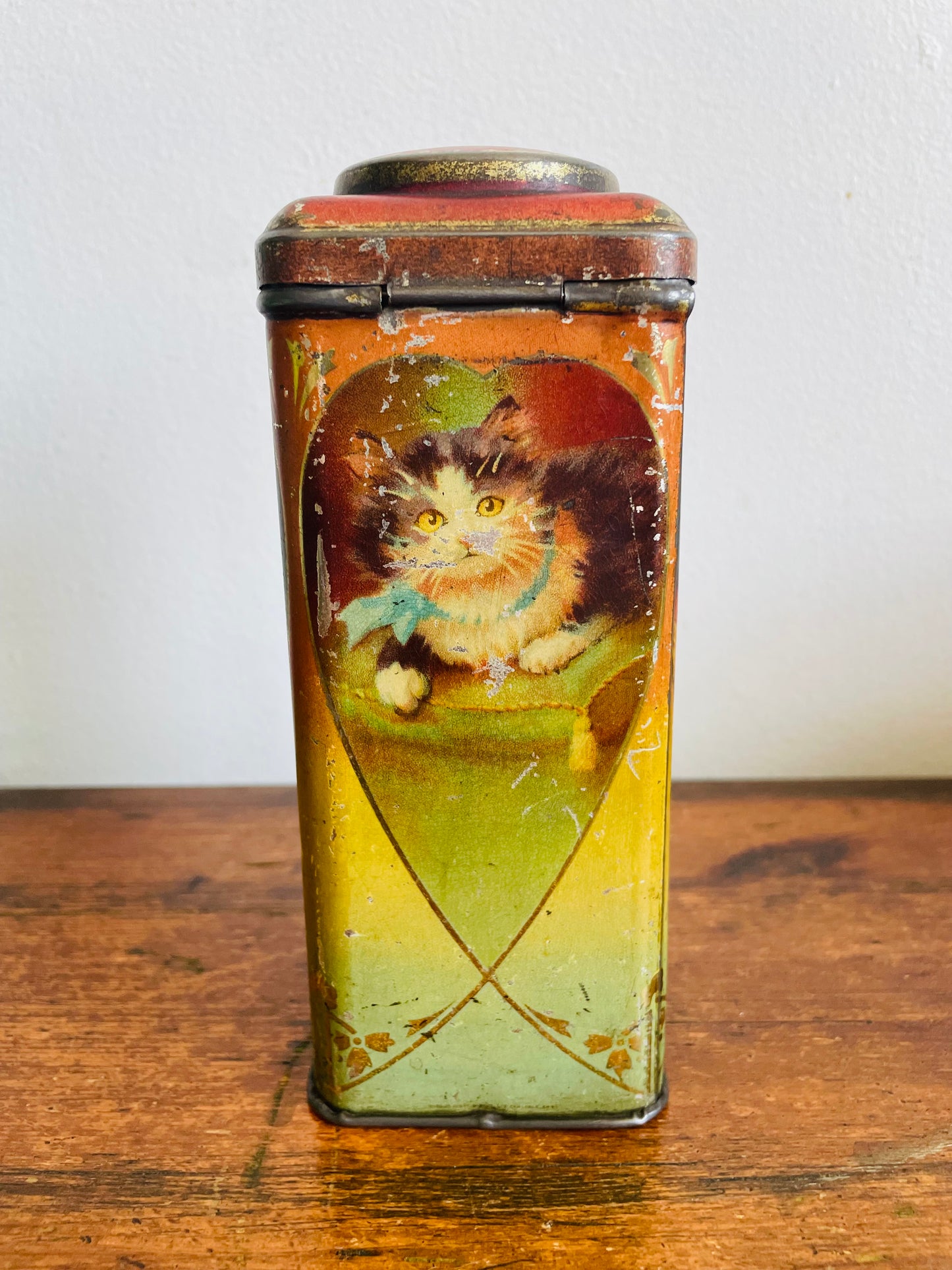 Vintage Cat Tin With Hinged Lid - Heart & Kitten Design - Black & White / Orange & White Kittens