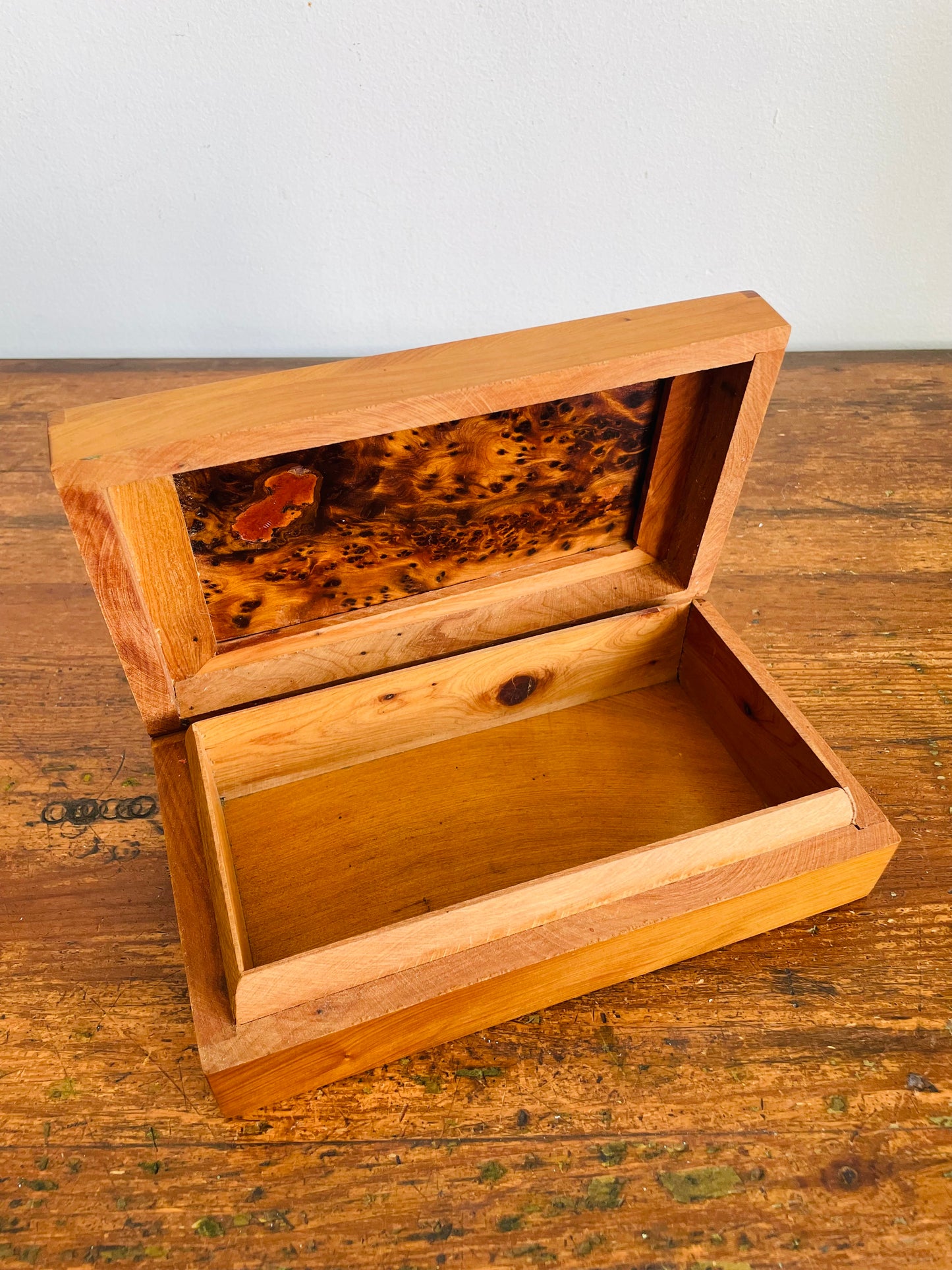 Vintage Burl Wood Inlay Jewellery Trinket Box with Hinged Lid